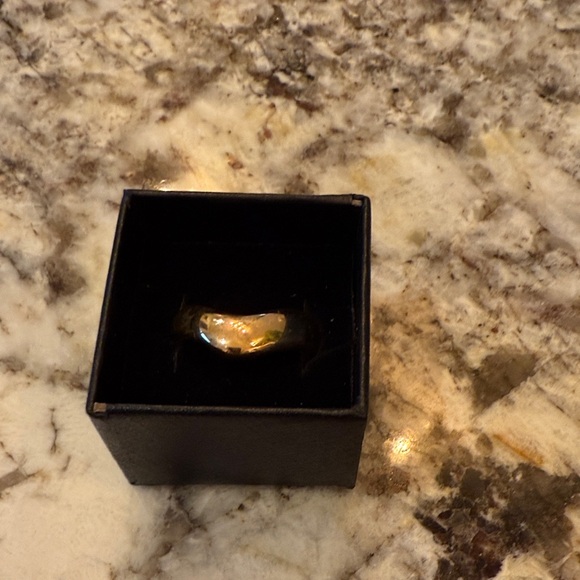 Gold Band Ring - Picture 1 of 3